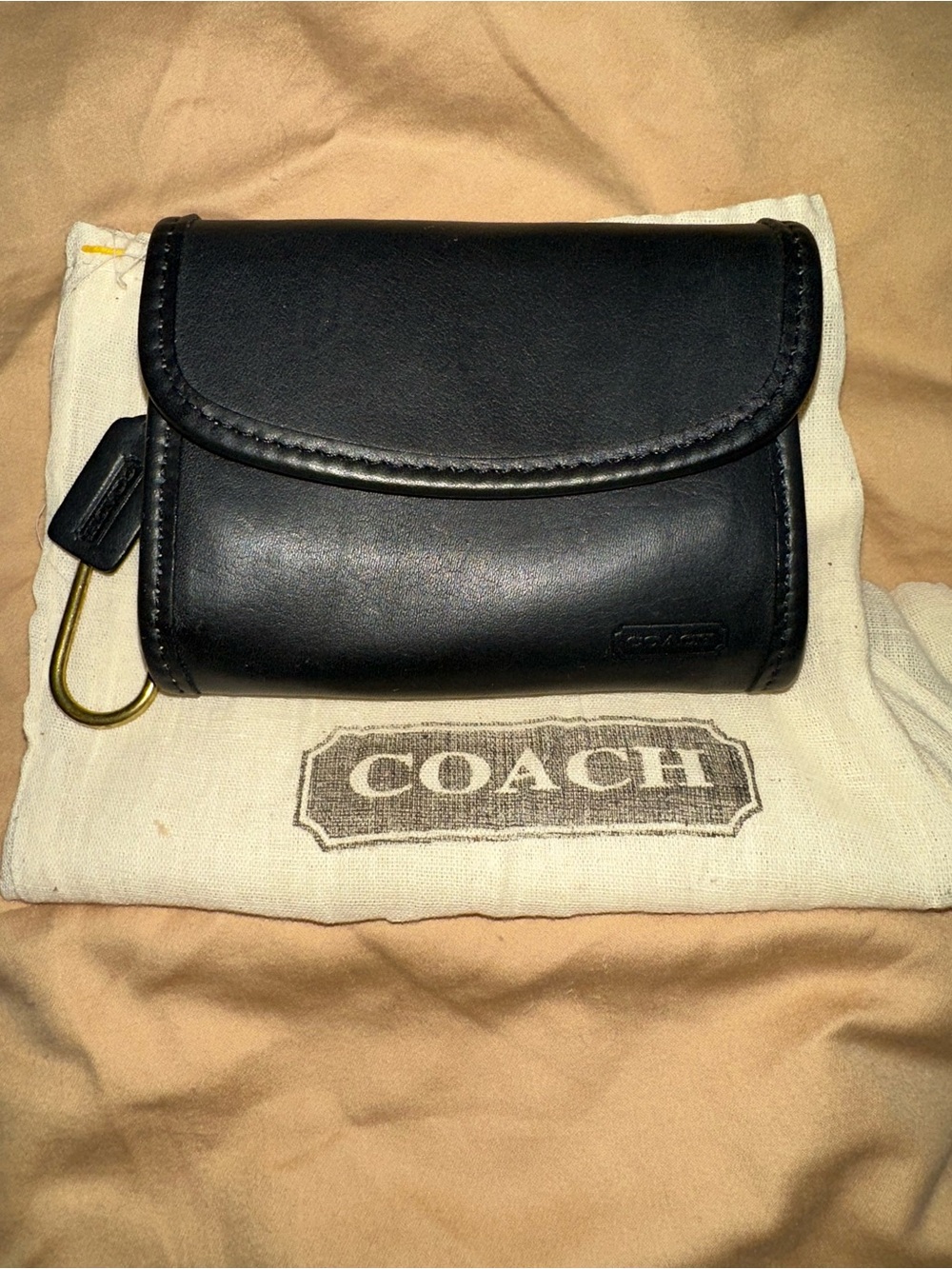 VINTAGE COACH Multi-function purse/wallet in Black Leather with Key Fob